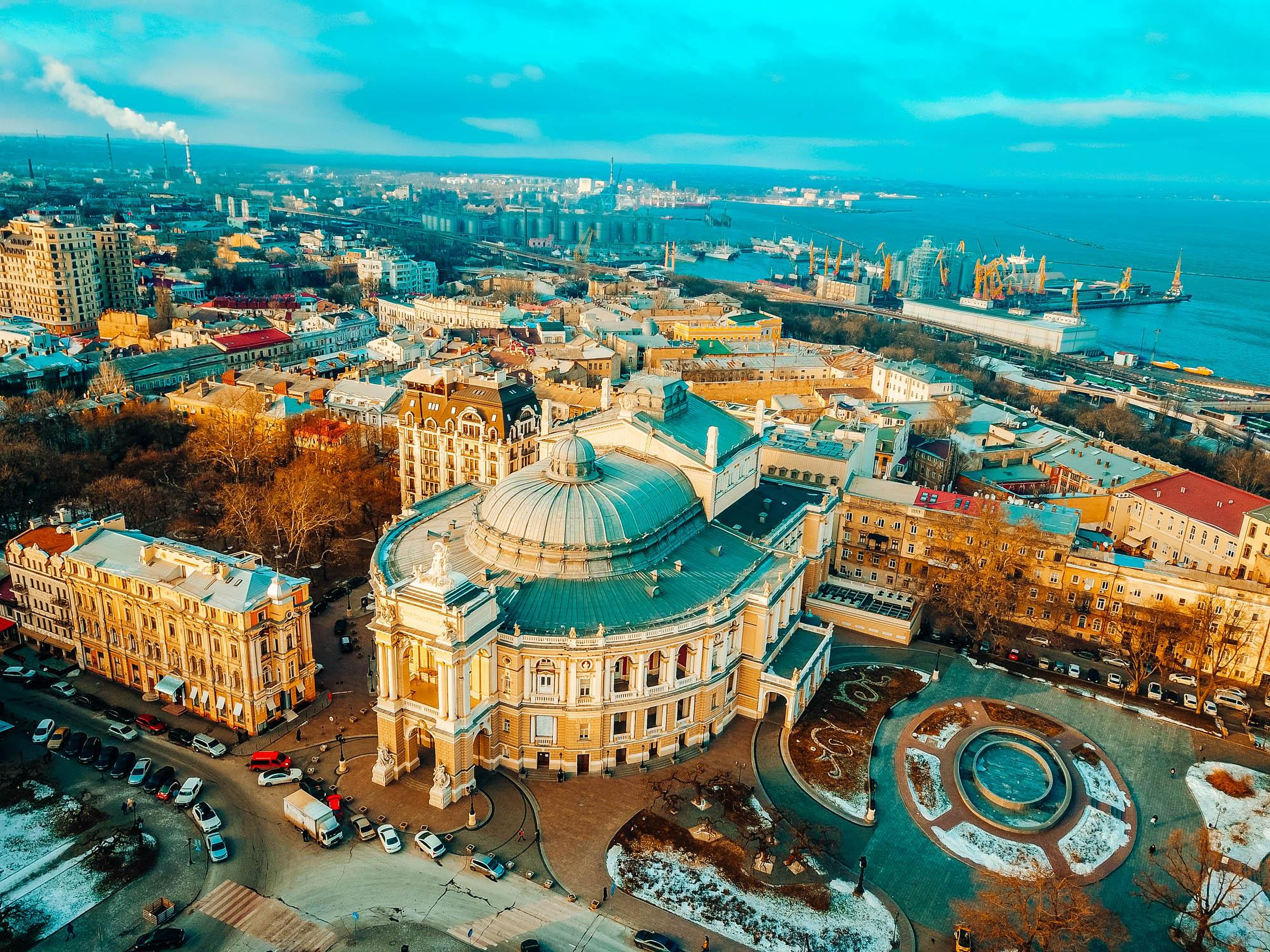 Widok z góry na Operę w Odessie
