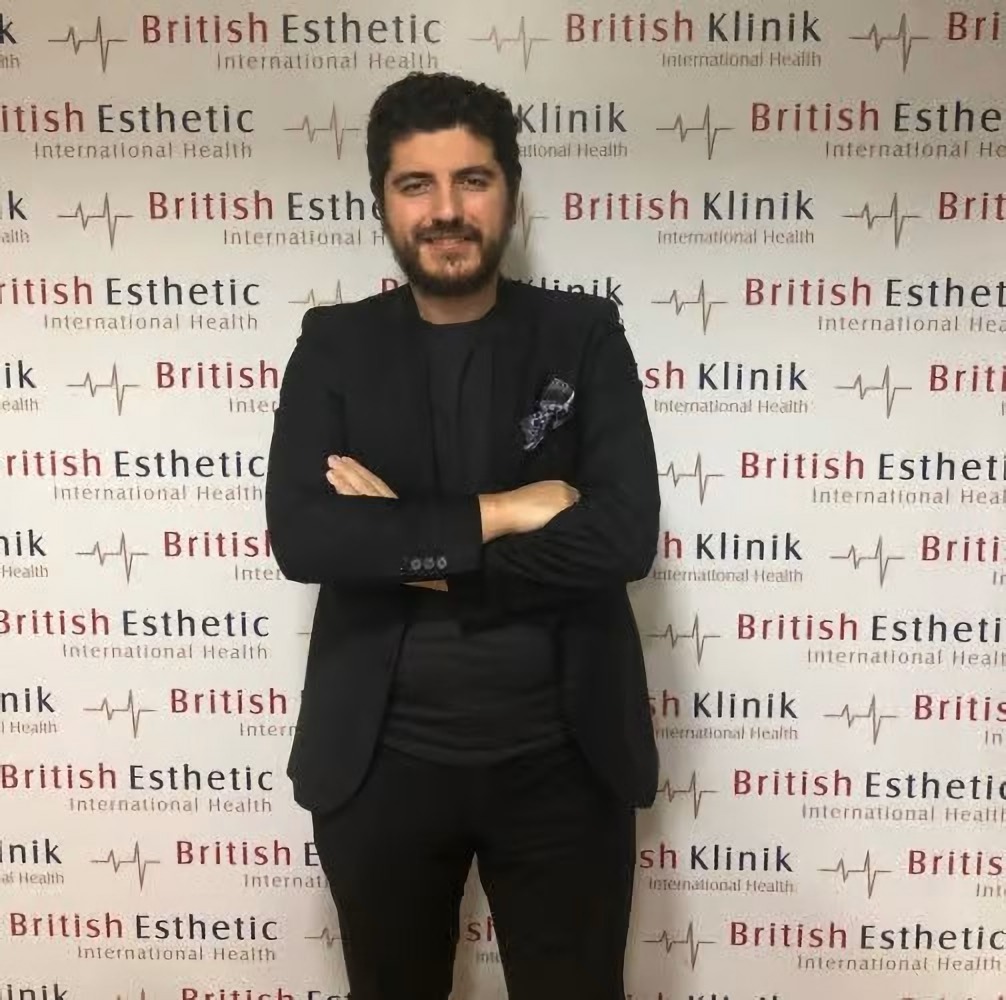 Lekarz w brytyjskiej klinice Estetik w Istambule
