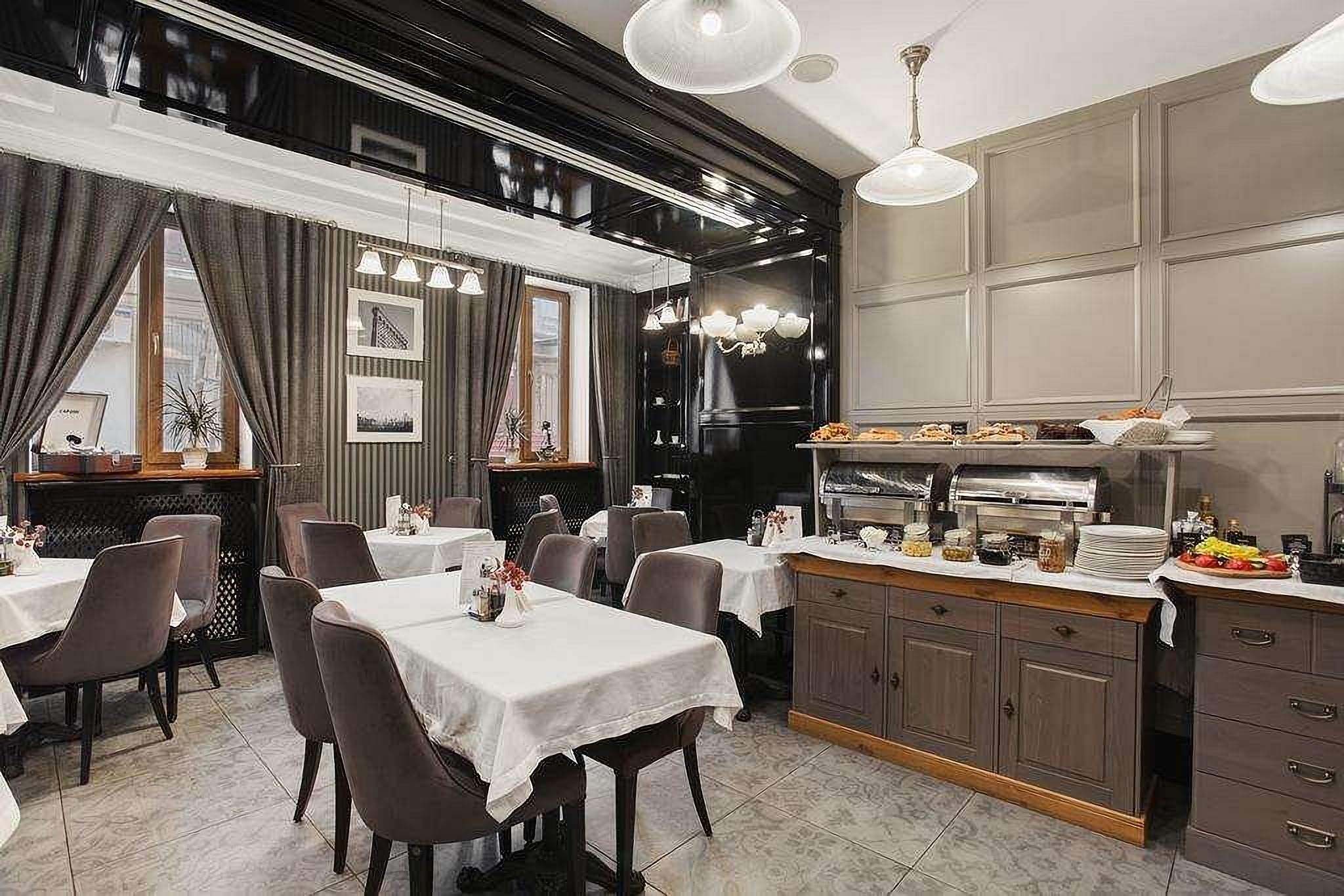 Kawiarnia w hotelu Wall Street Odessa
