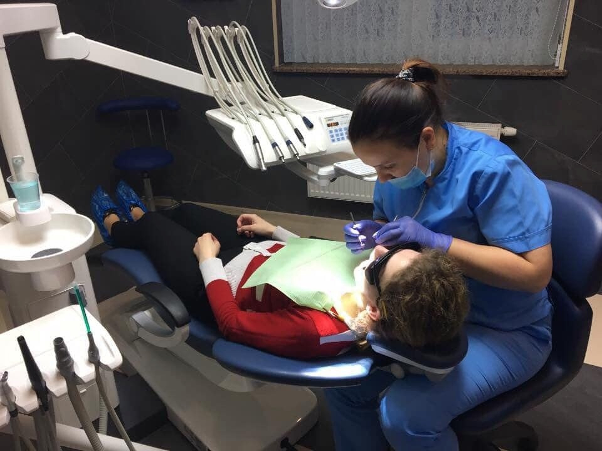 Zakładanie koron dentystycznych w klinice Parodent we Lwowie